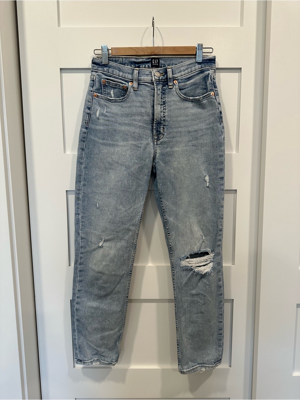GAP Light Blue Distressed Cogarette Jeans